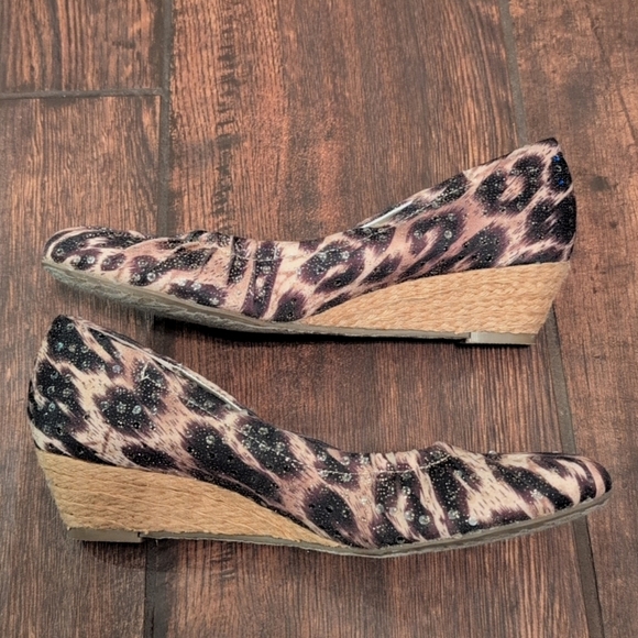 AK Anne Klein iflex Otello Sparkle Leopard Print Sequin Wedge Heels - Women's 8 - Picture 4 of 6